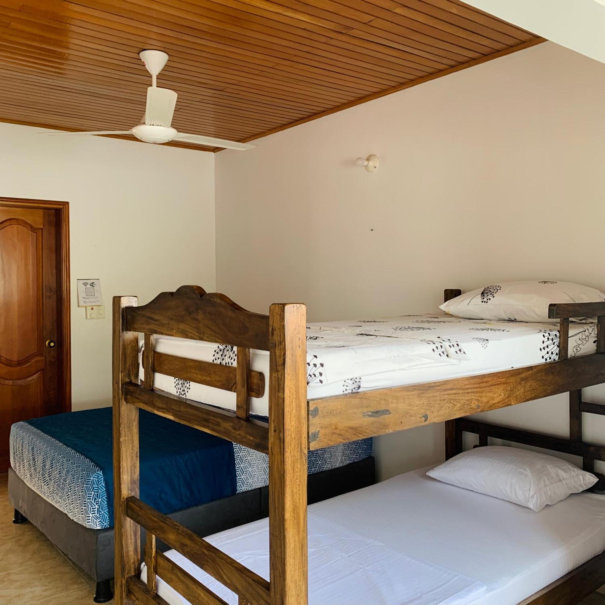 Hostel Cerca Al Centro Historico Cartagena Eksteriør bilde